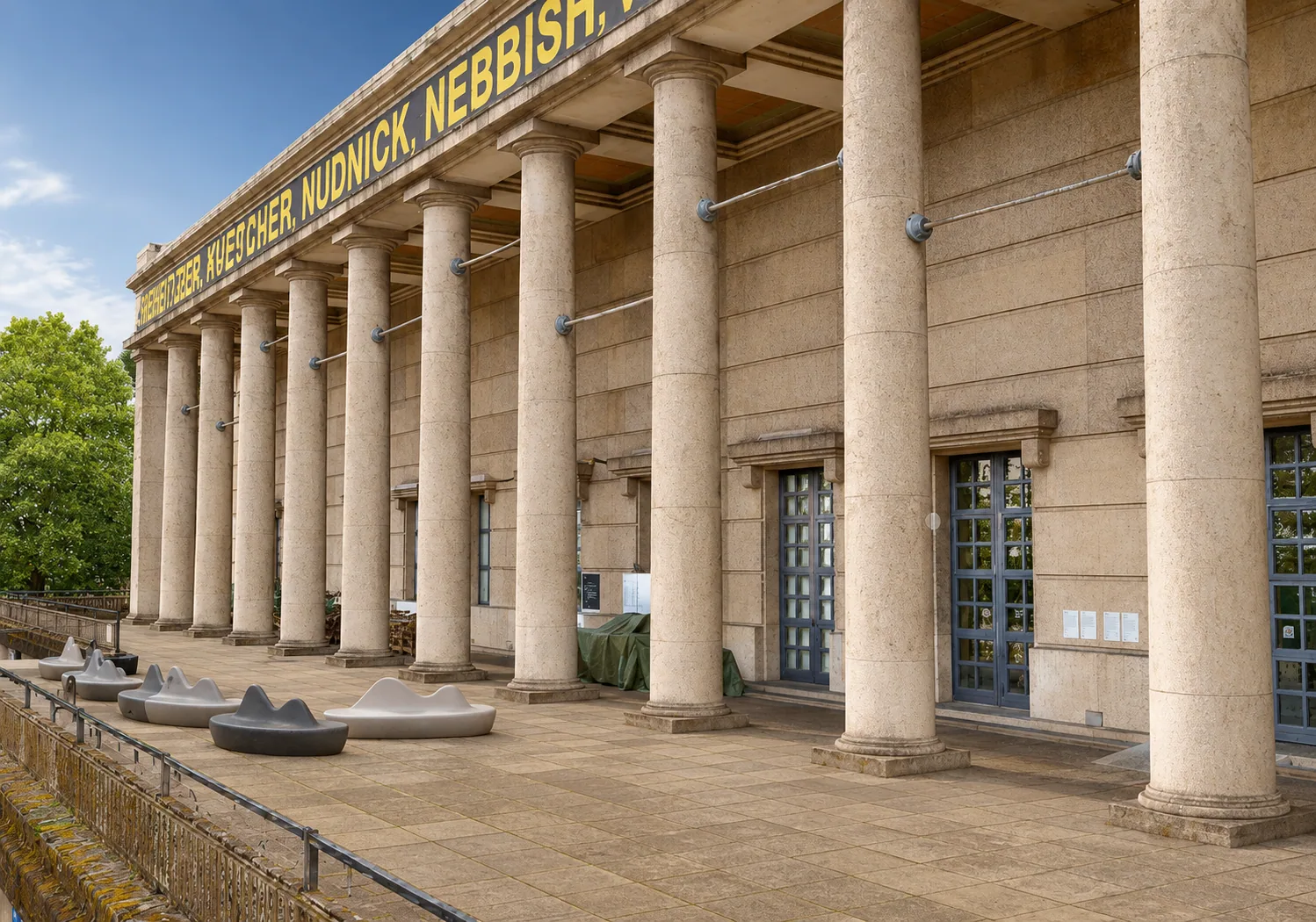 Punktwolke des Haus der Kunst in München mit sichtbarer Fassadenstruktur